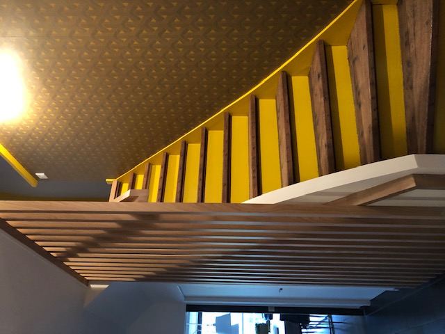 Mariage de couleurs et de matériaux contrastés